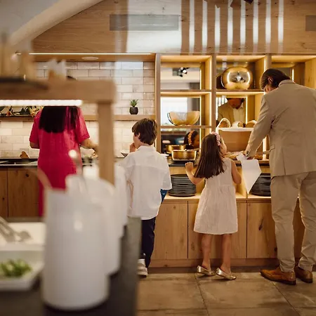 Gemuetliche Dorfhotel Kaltenhauser Hotel 4*