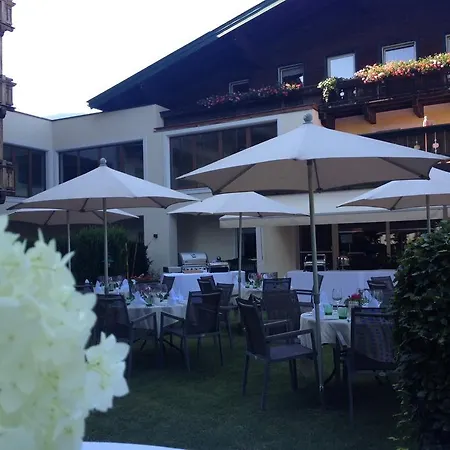 מלון Gemuetliche Dorfhotel Kaltenhauser 4*