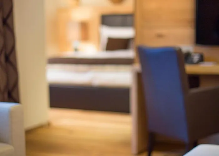 מלון Gemuetliche Dorfhotel Kaltenhauser 4*